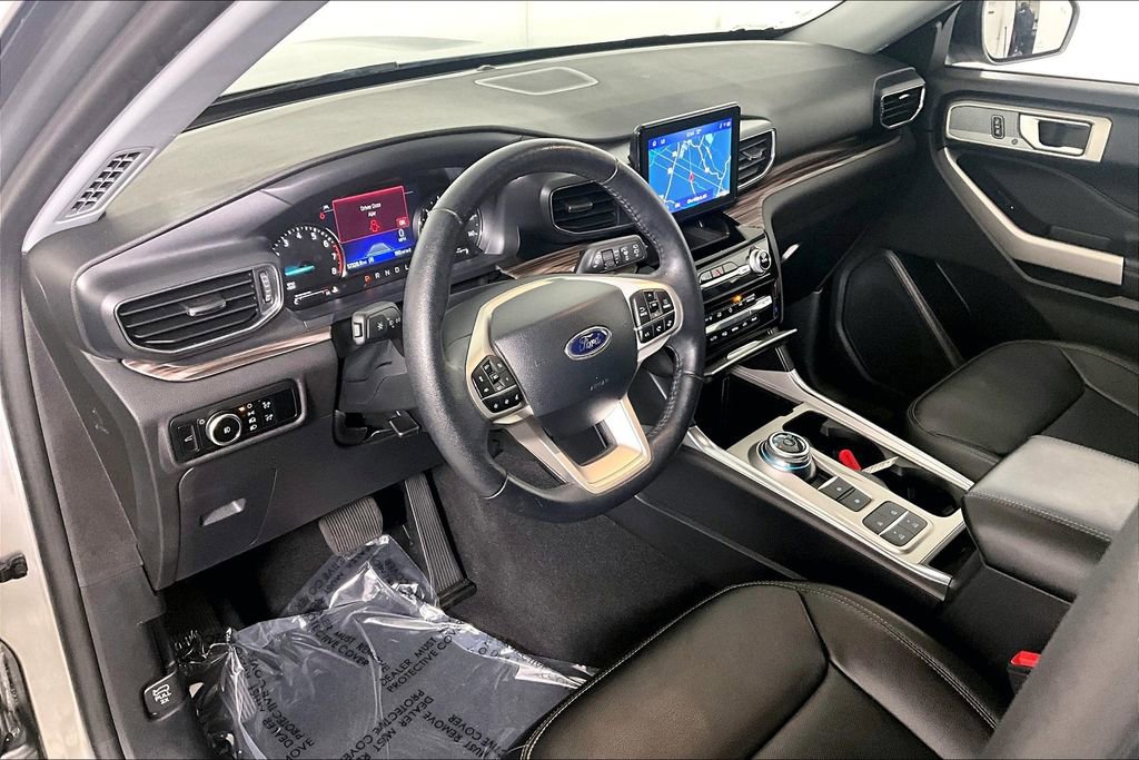 Used 2024 Ford Explorer Limited image 13