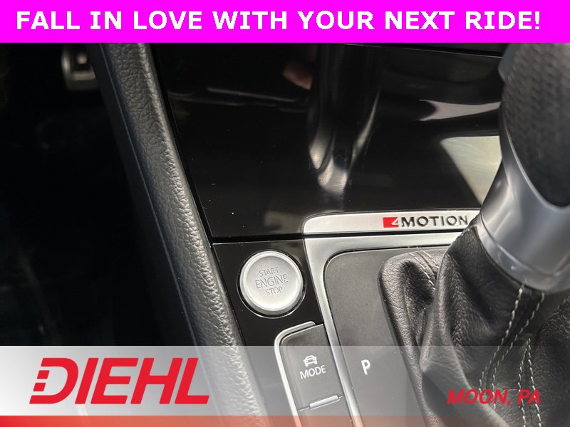 Used 2017 Volkswagen Golf R 4-Door image 27