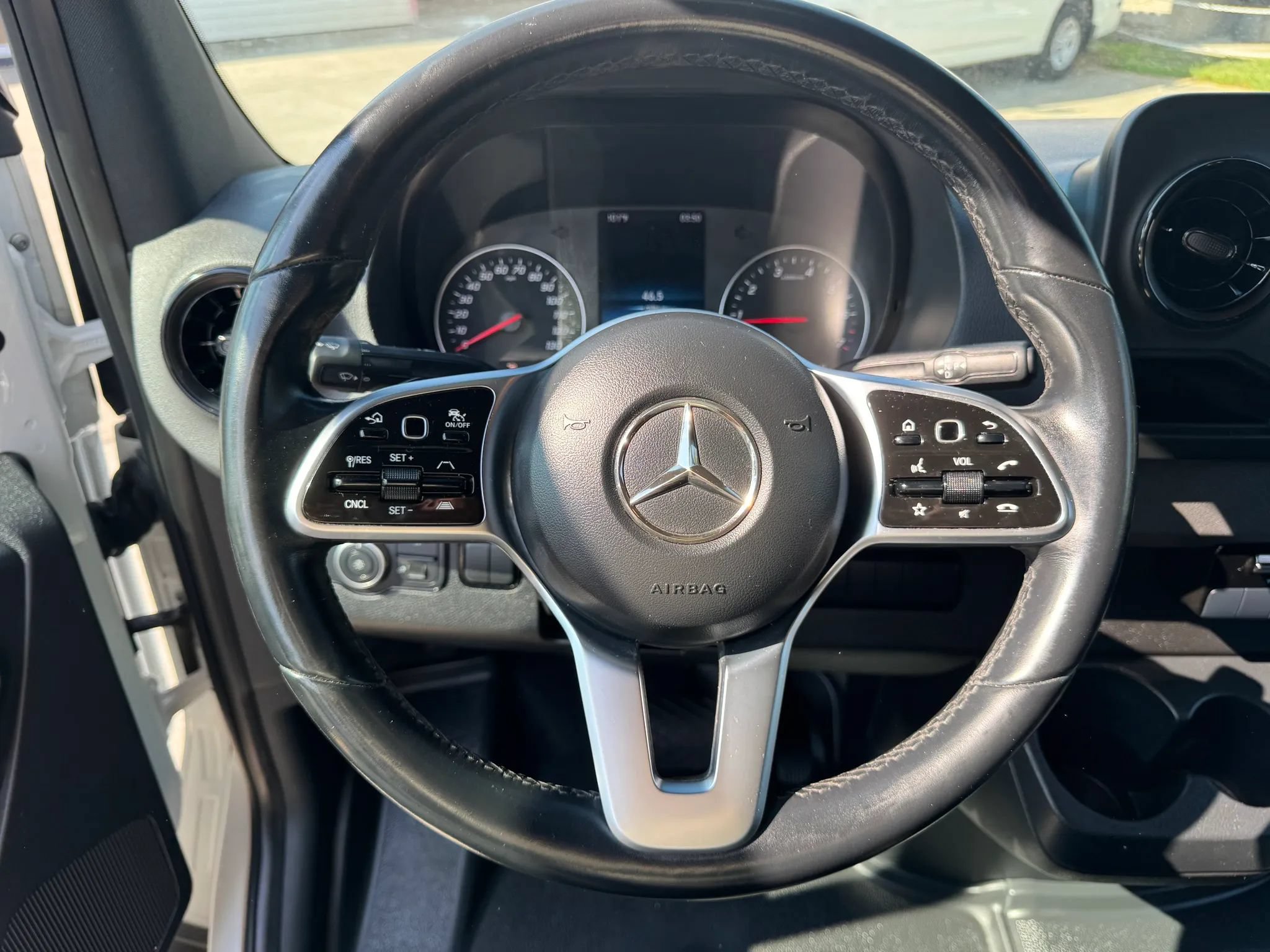 Used 2022 Mercedes-Benz Sprinter 1500 image 17