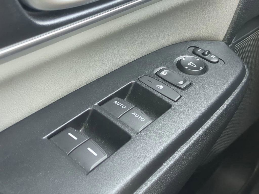 Used 2019 Honda CR-V Touring image 22