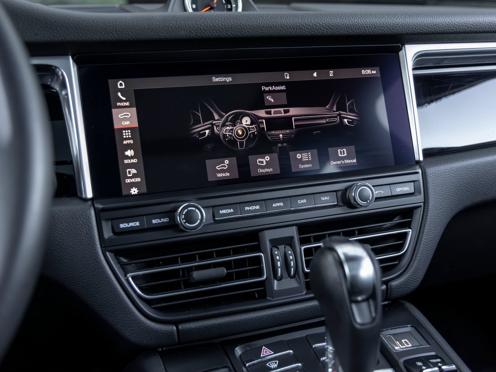 Certified 2021 Porsche Macan AWD/4WD image 34