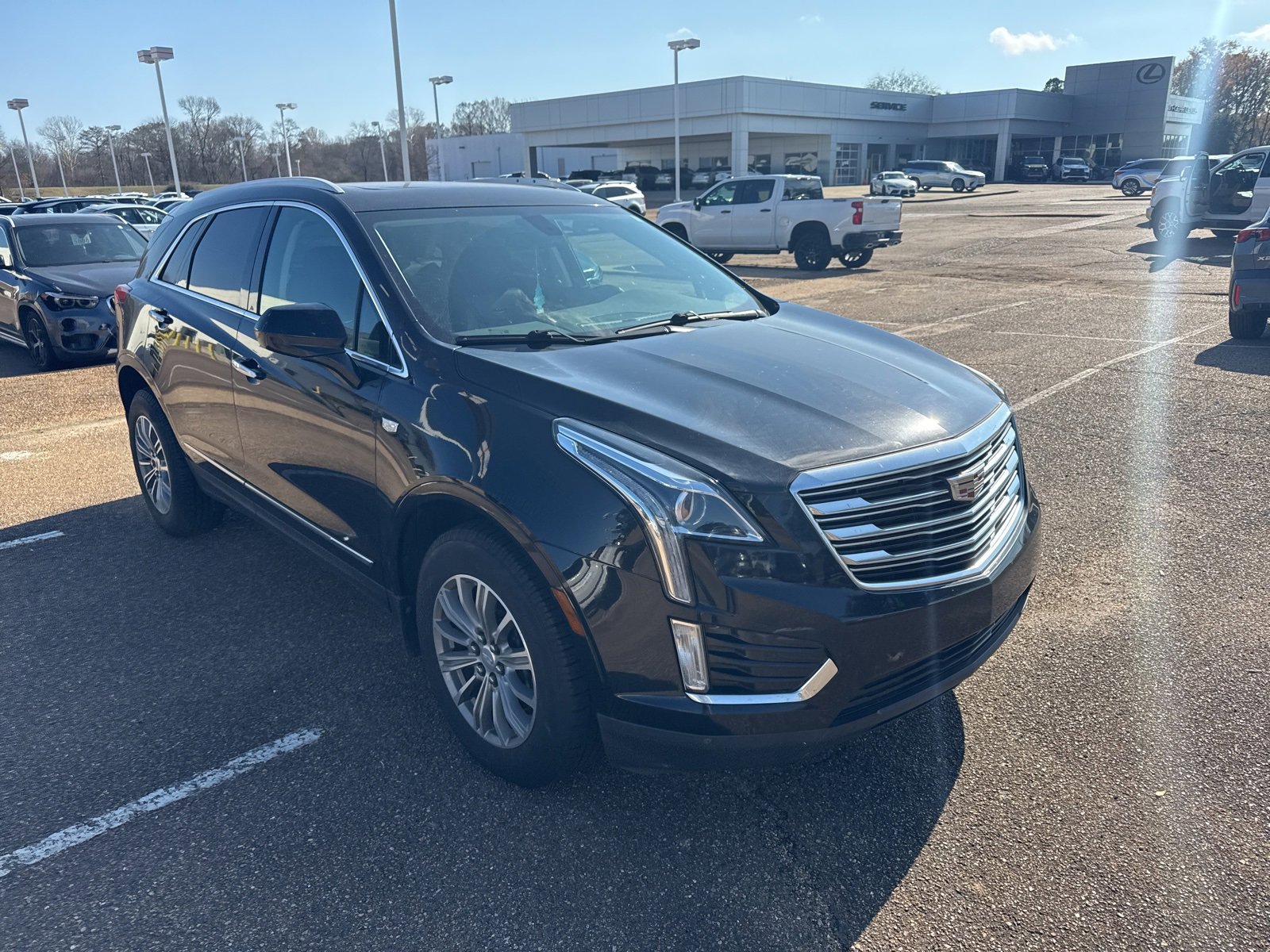 Used 2017 Cadillac XT5 Luxury image 3