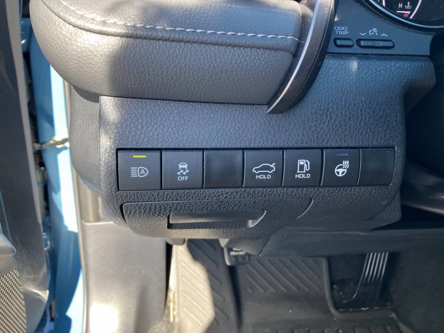 Used 2024 Toyota Camry SE w/ Cold Weather Package FWD image 17