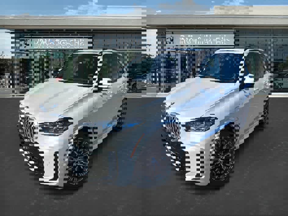 Used 2026 BMW X5 xDrive50e w/ M Sport Package image 5