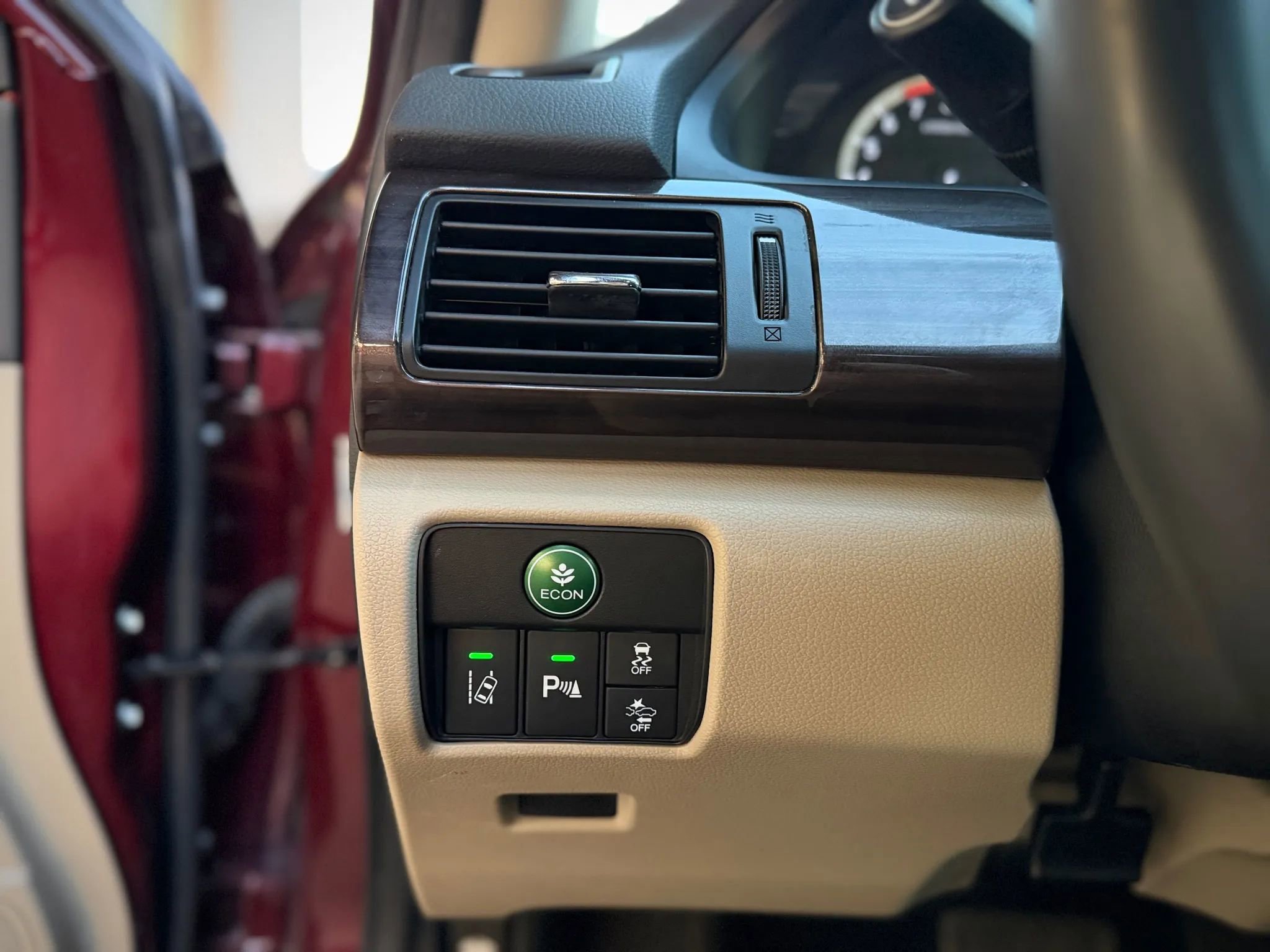 Used 2017 Honda Accord Touring image 9