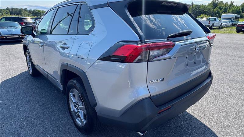 Used 2022 Toyota RAV4 XLE w/ Convenience Package AWD/4WD image 18