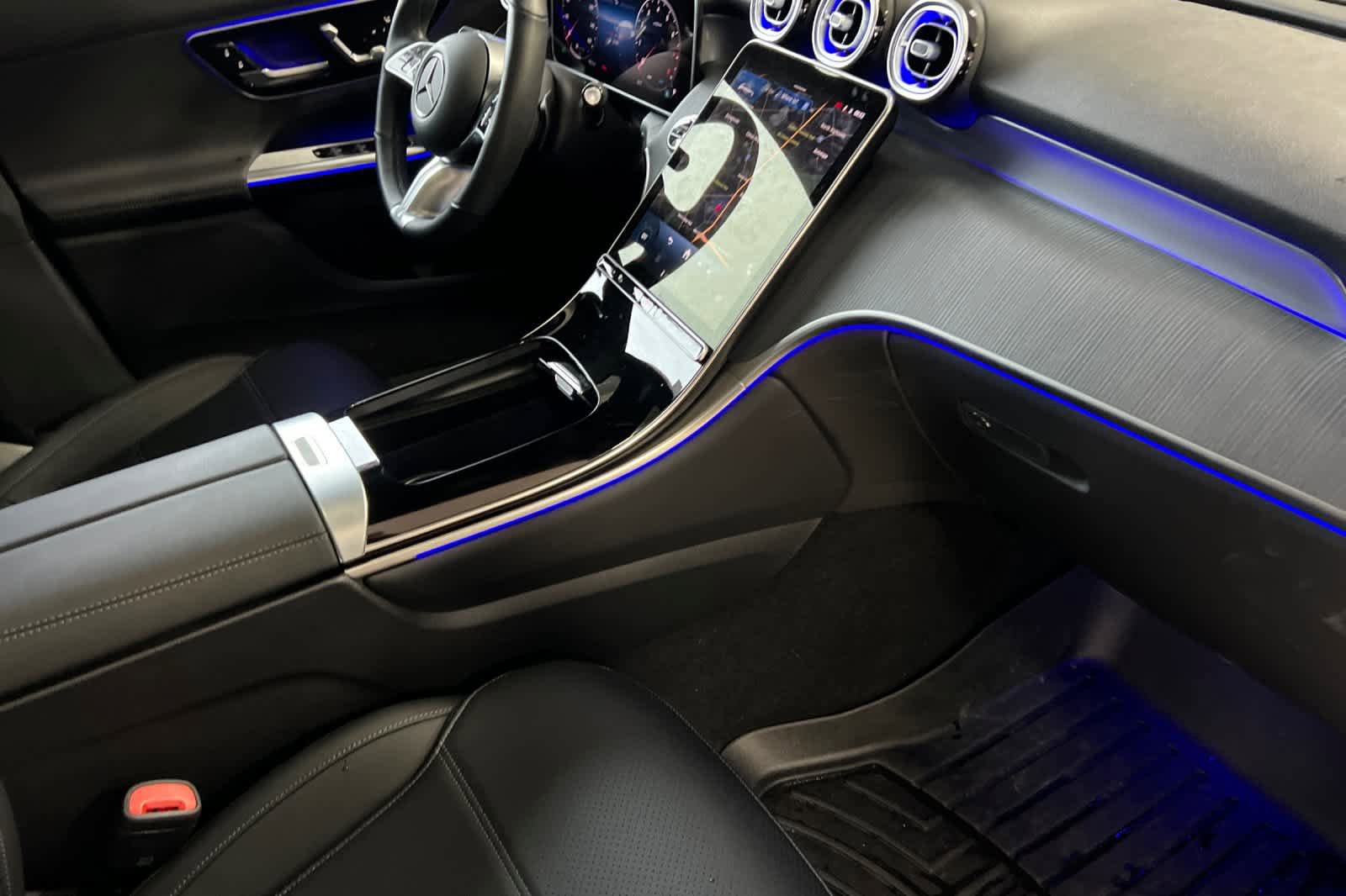 Used 2025 Mercedes-Benz GLC 300 4MATIC image 17