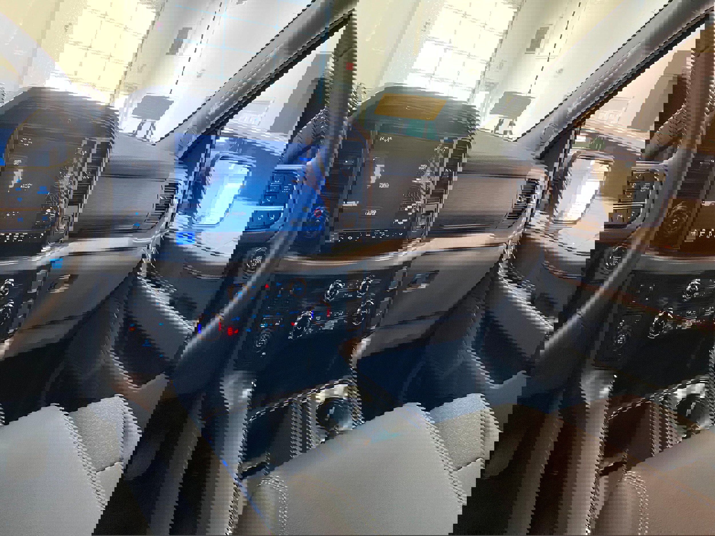 New 2025 Ford F150 XLT w/ Equipment Group 303A High image 12