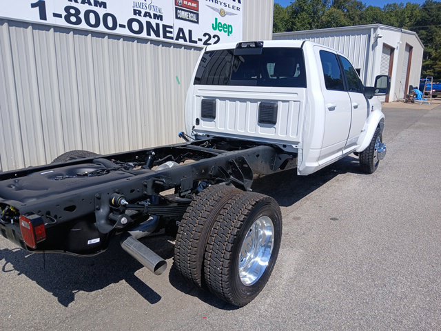New 2027 RAM 5500 4x4 Crew Cab w/ Laramie Trim Package image 3