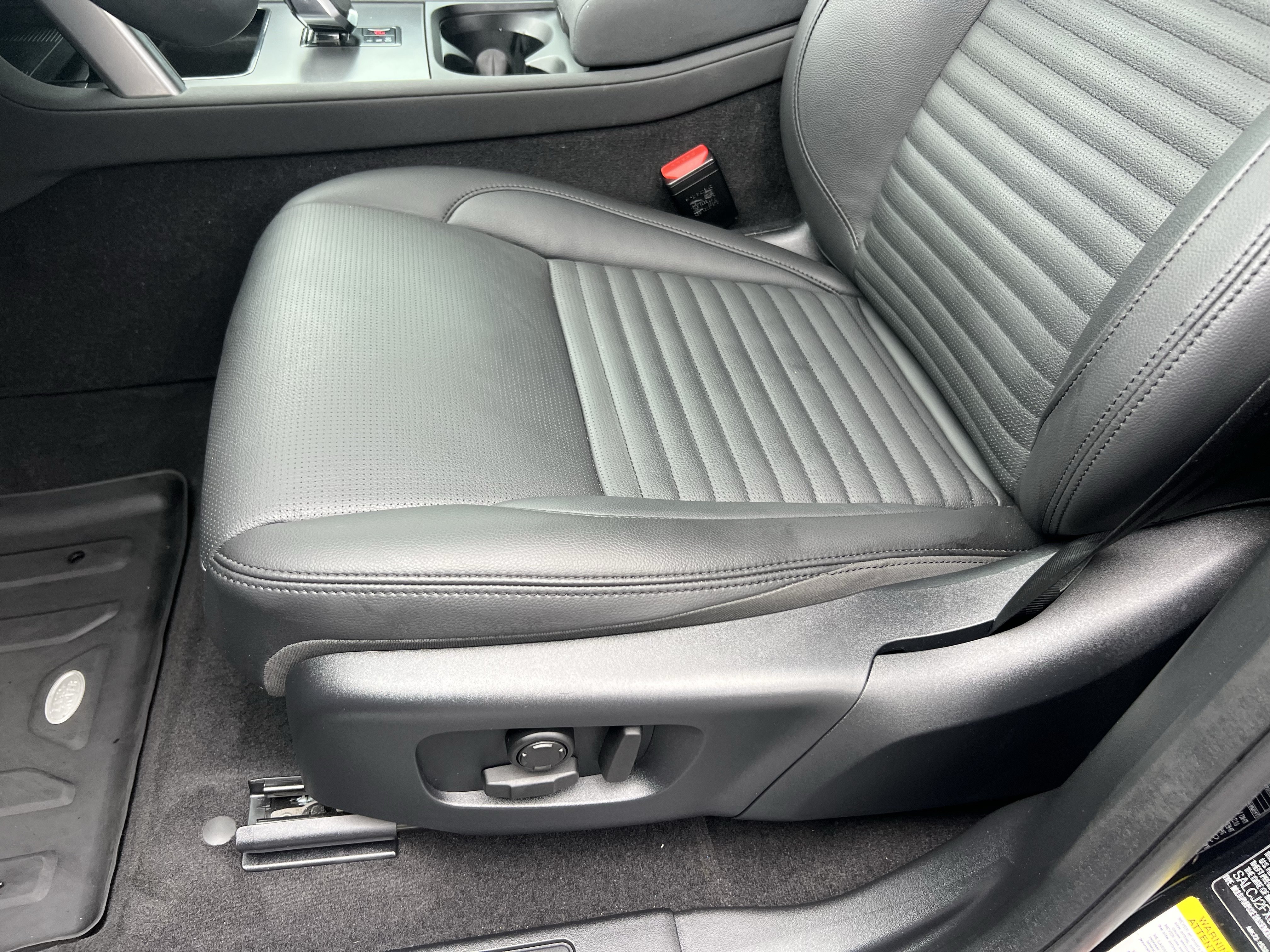 Certified 2025 Land Rover Discovery Sport S AWD/4WD image 18