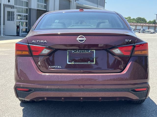 Used 2024 Nissan Altima 2.5 SV FWD image 12