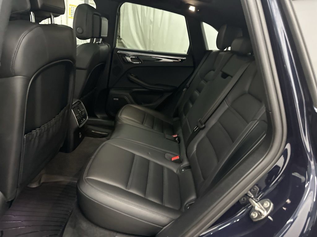 Used 2022 Porsche Macan S image 24