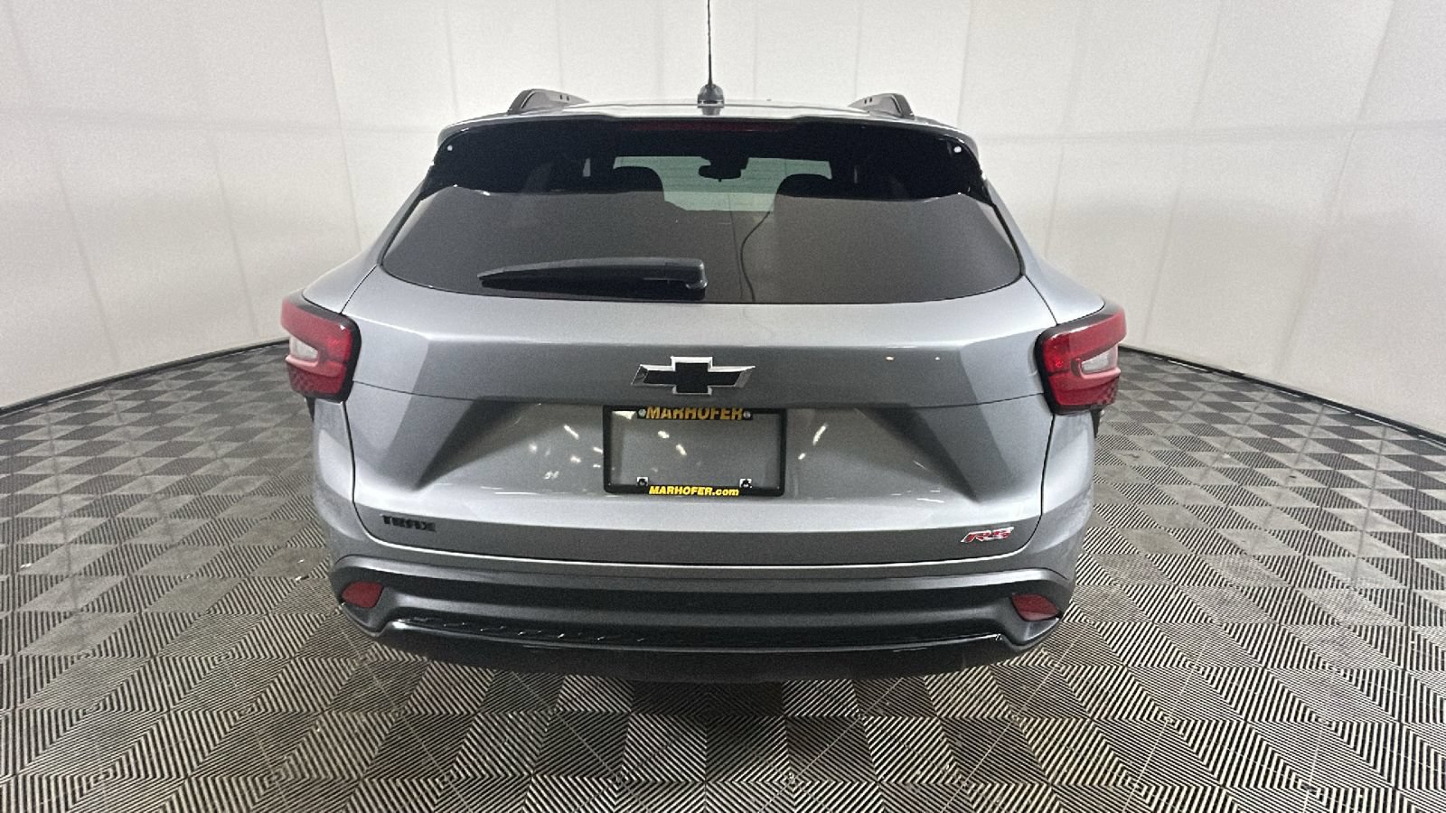 Used 2024 Chevrolet Trax RS w/ Sunroof Package FWD image 4