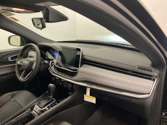 Used 2026 Jeep Compass Latitude image 21