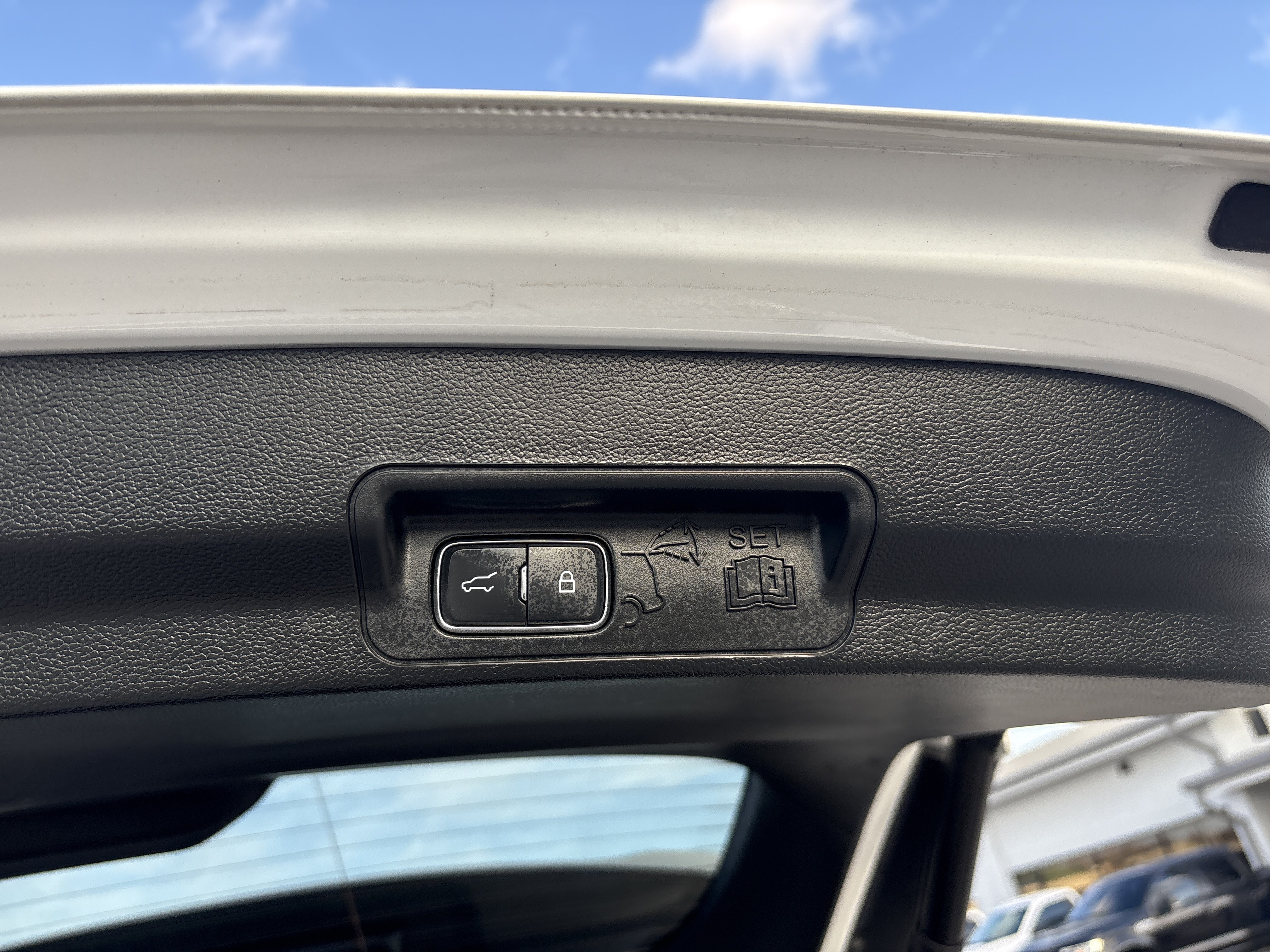 Used 2024 Ford Explorer Limited AWD/4WD image 7