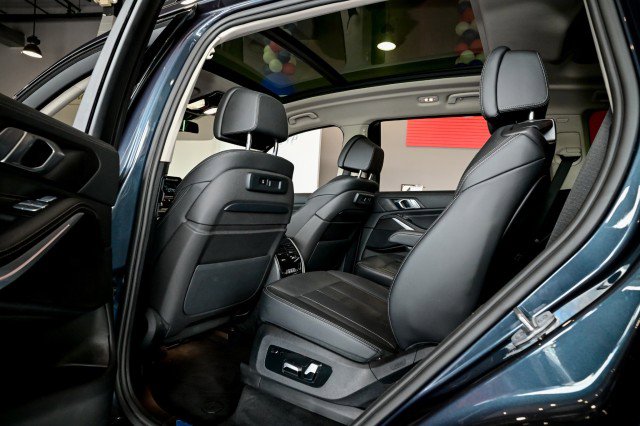 Used 2022 BMW X7 xDrive40i w/ Premium Package image 20