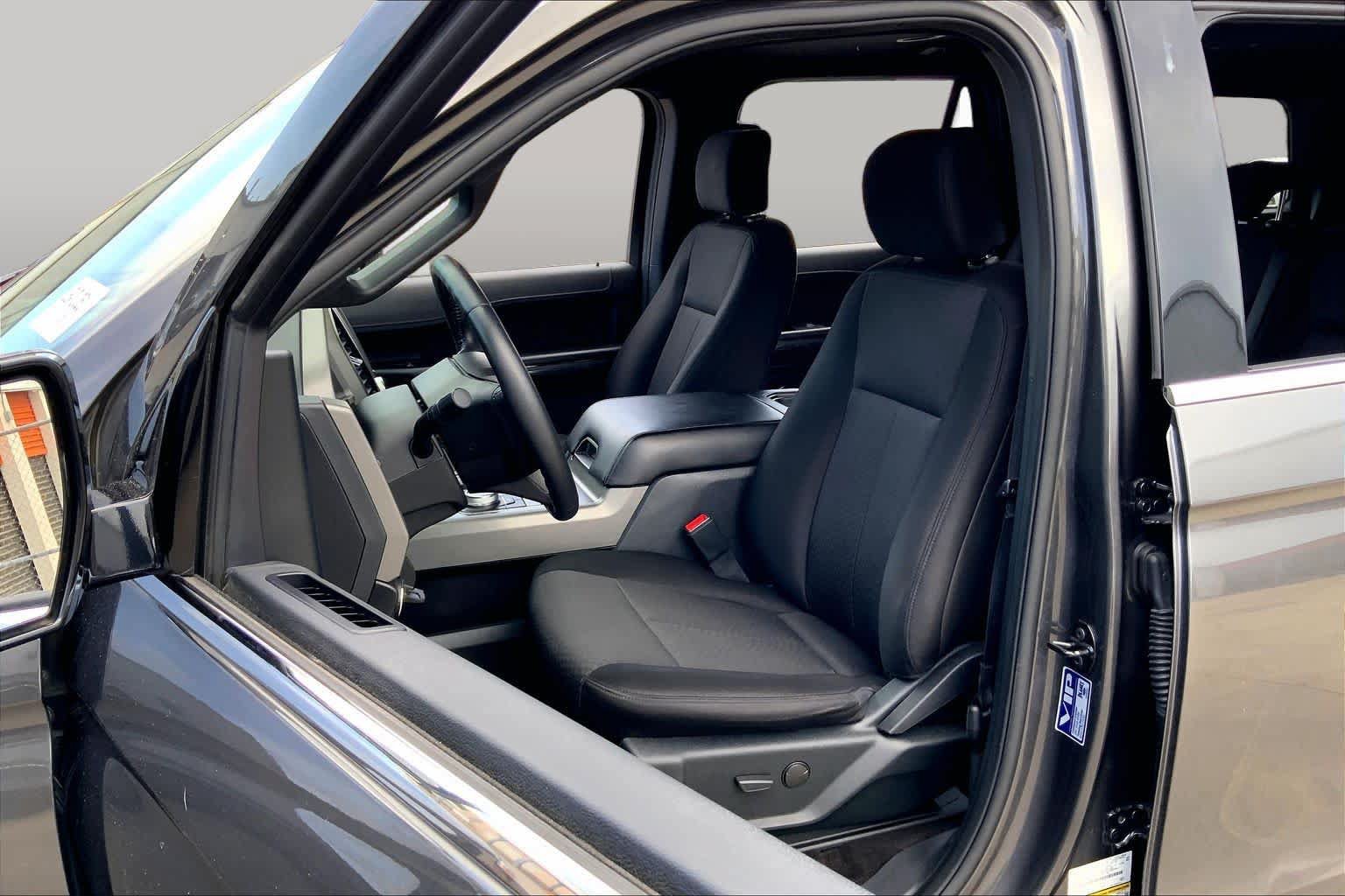 Used 2020 Ford Expedition XLT RWD image 8
