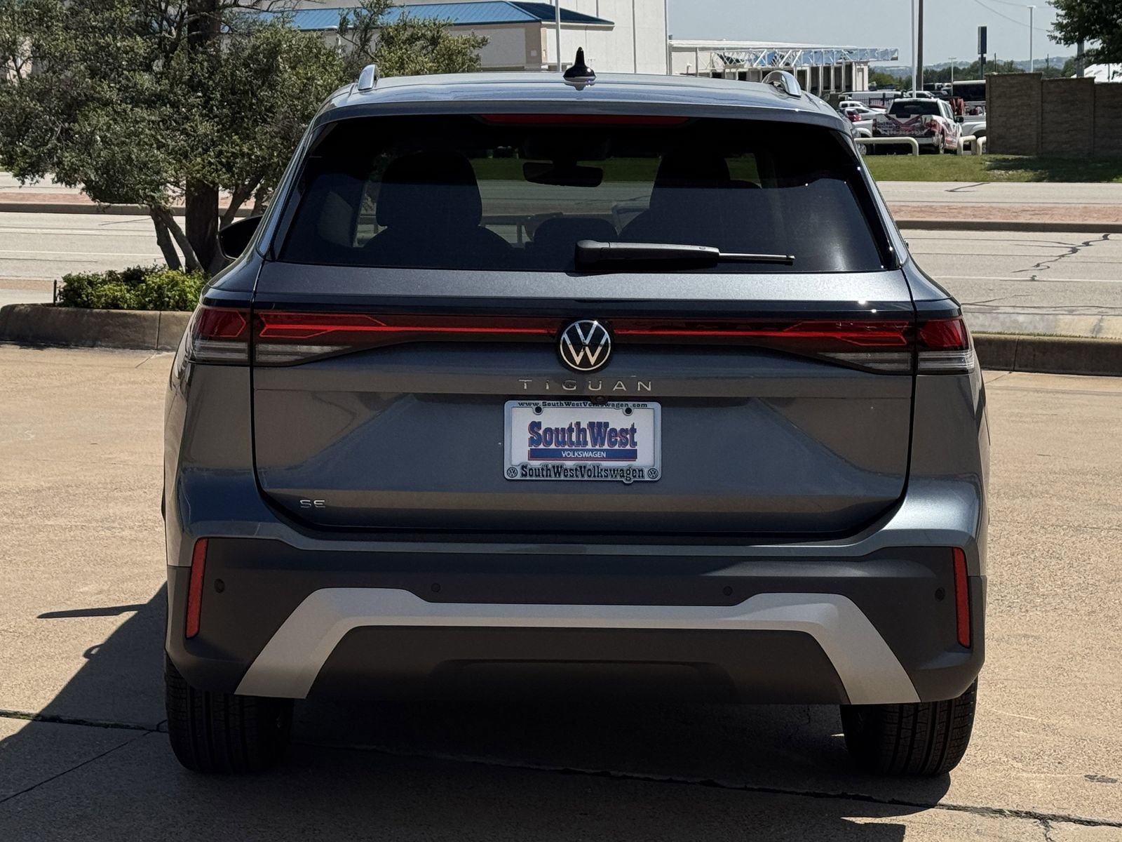 New 2026 Volkswagen Tiguan SE FWD image 6