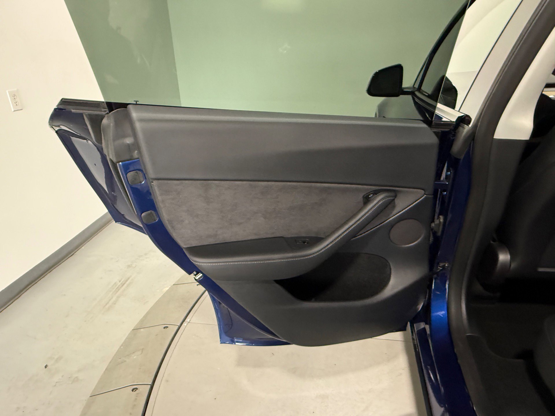 Used 2023 Tesla Model Y Long Range image 58