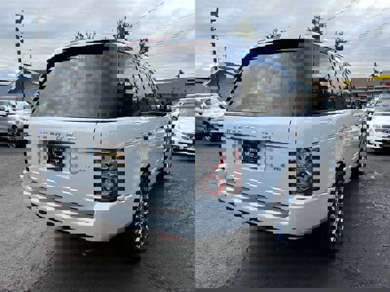 Used 2011 Land Rover Range Rover HSE AWD/4WD image 5