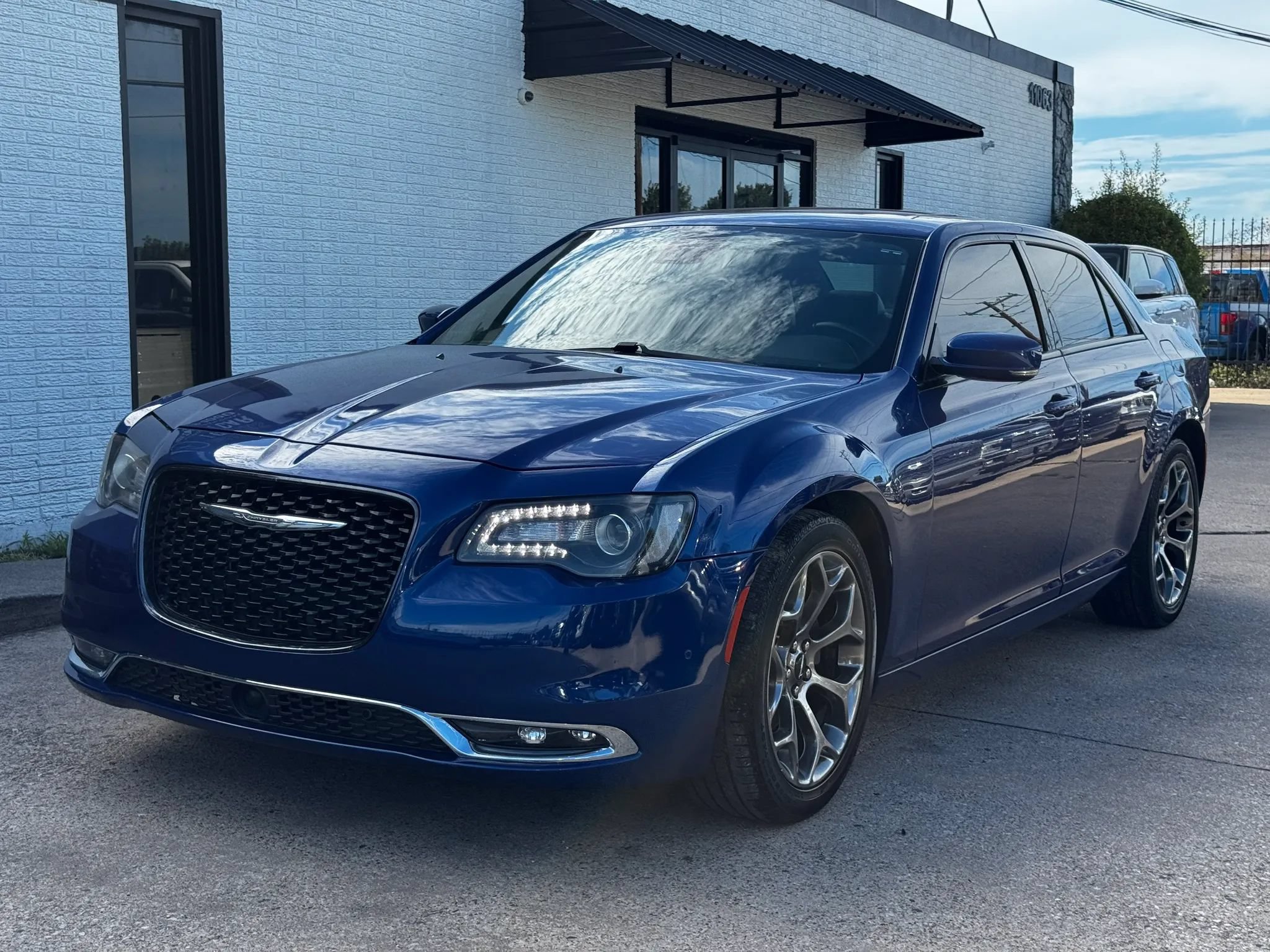 Used 2018 Chrysler 300 S w/ 300S Premium Group RWD image 1
