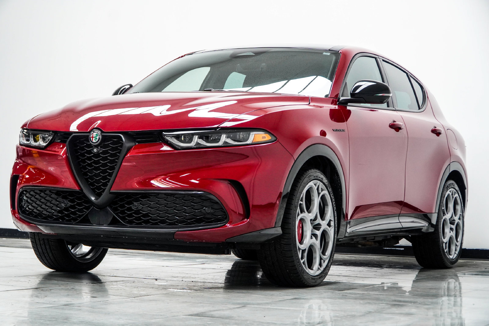 Used 2024 Alfa Romeo Tonale Veloce AWD/4WD image 14