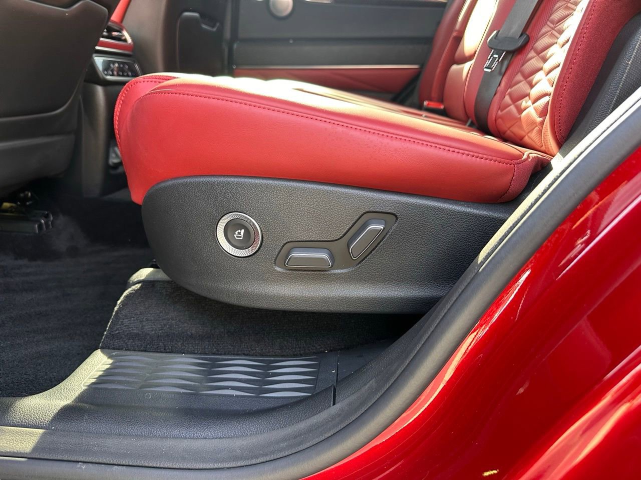 Used 2025 Genesis GV80 3.5T e-SC image 21