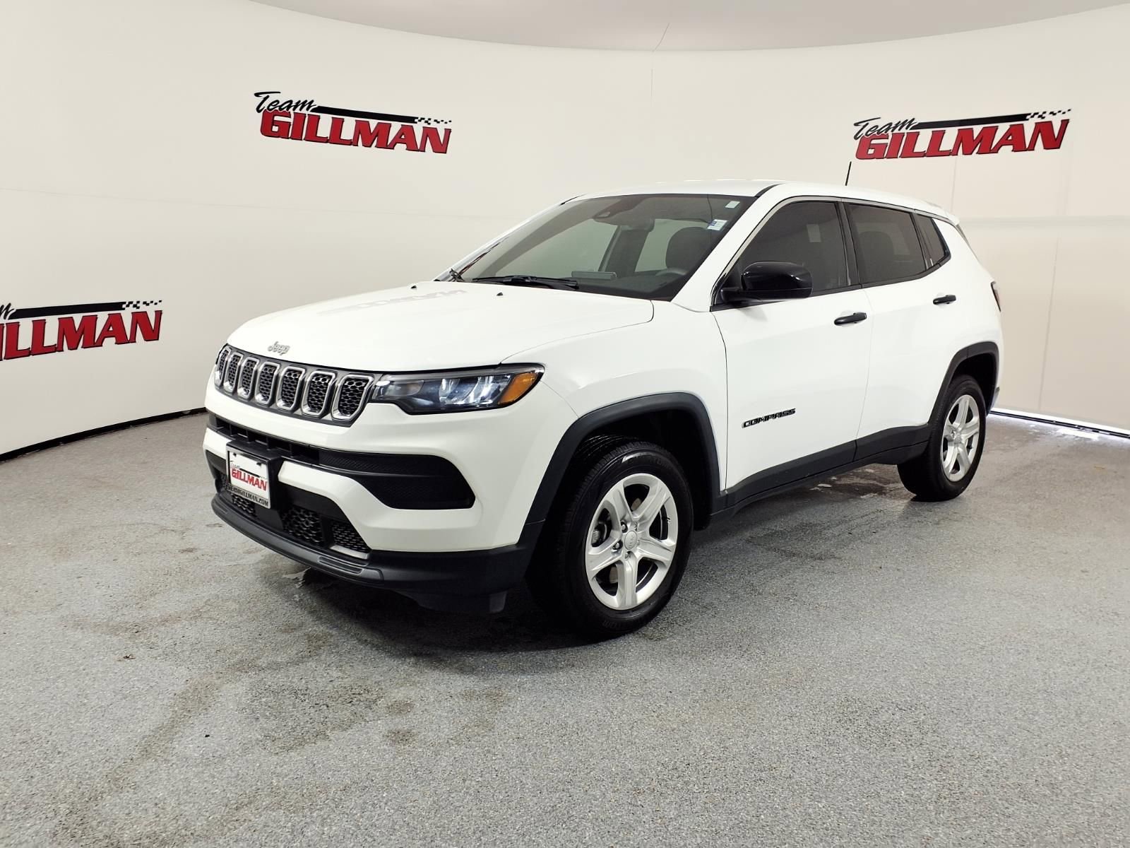 Used 2023 Jeep Compass Sport image 3