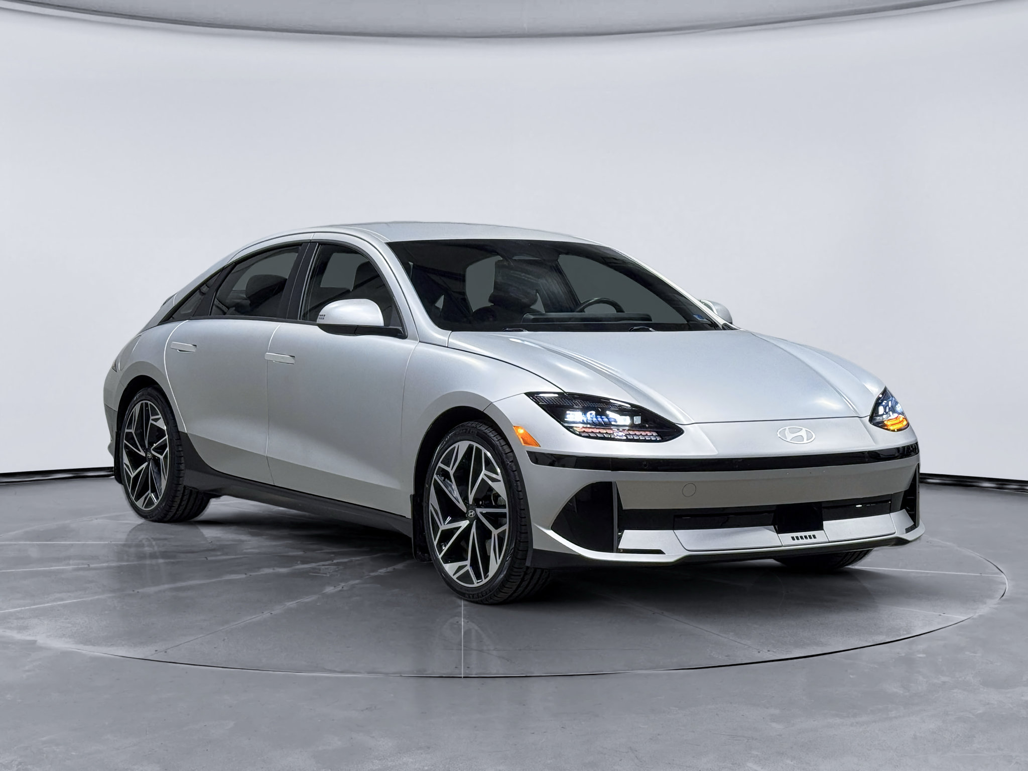 Used 2024 Hyundai Ioniq 6 SEL AWD/4WD image 4