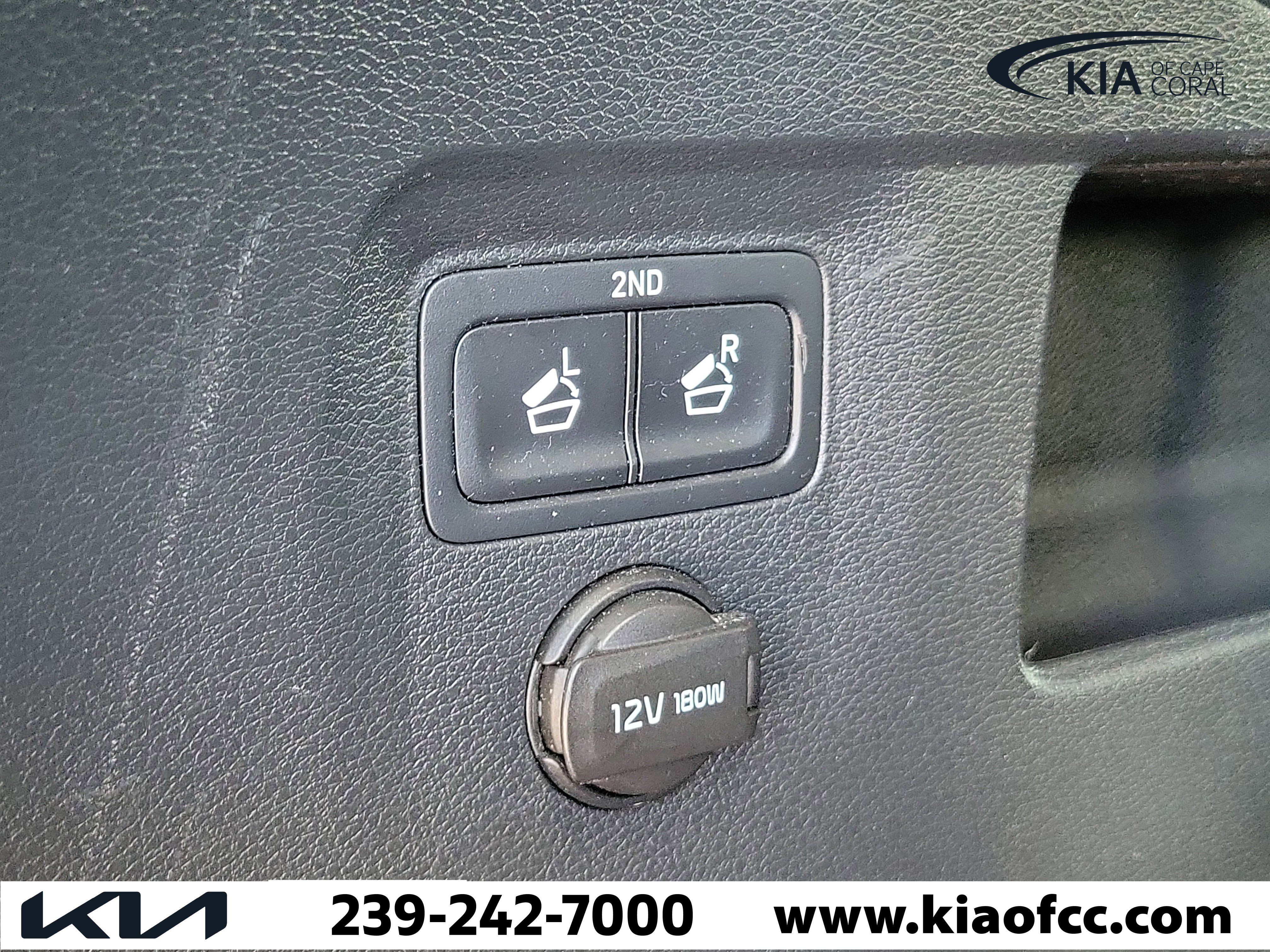 Used 2020 Kia Telluride S w/ S 8 Passenger Seating Package AWD/4WD image 11