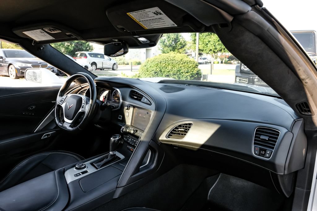 Used 2018 Chevrolet Corvette Z06 RWD image 12