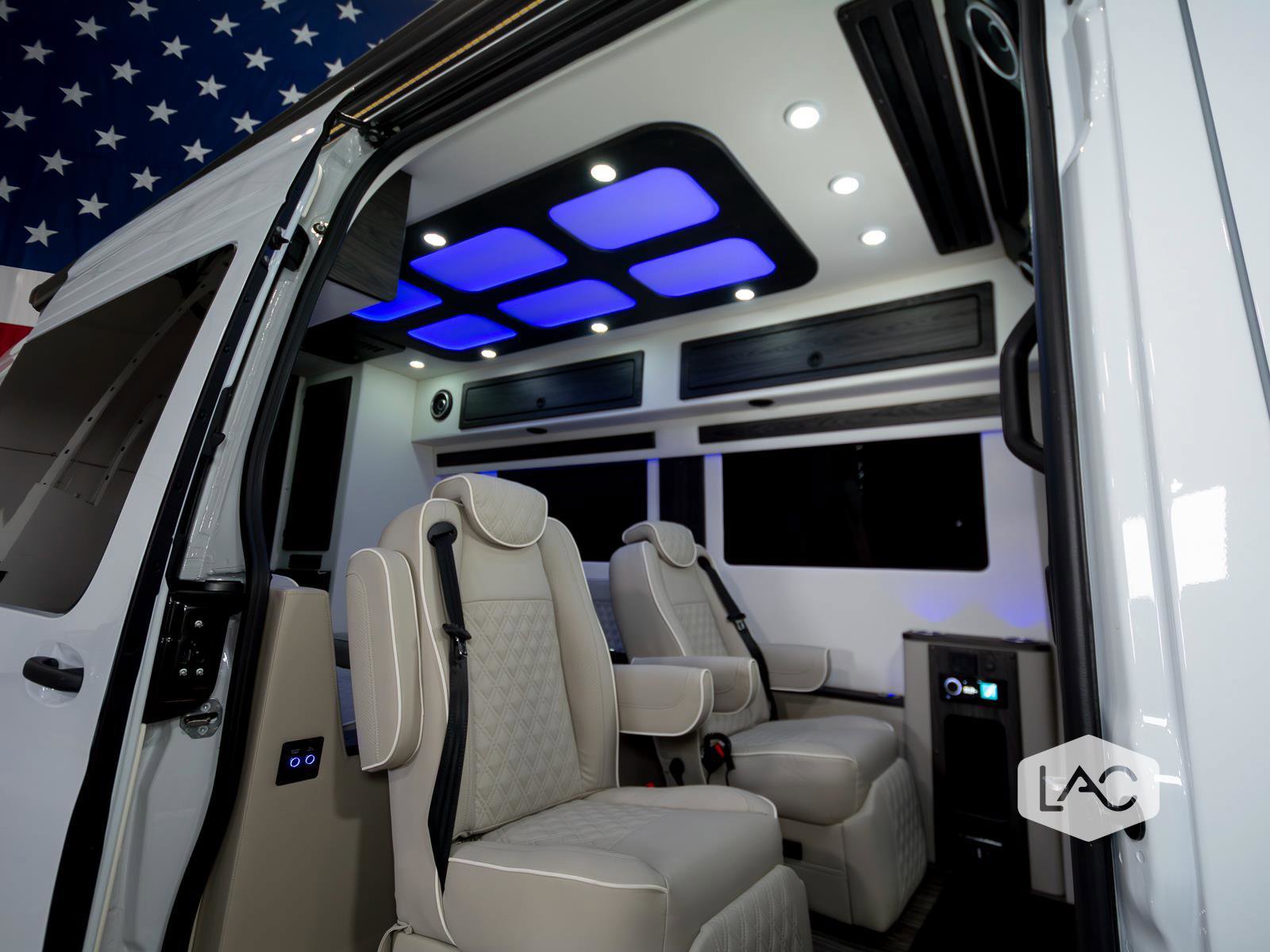 Used 2025 Mercedes-Benz Sprinter 3500 image 4