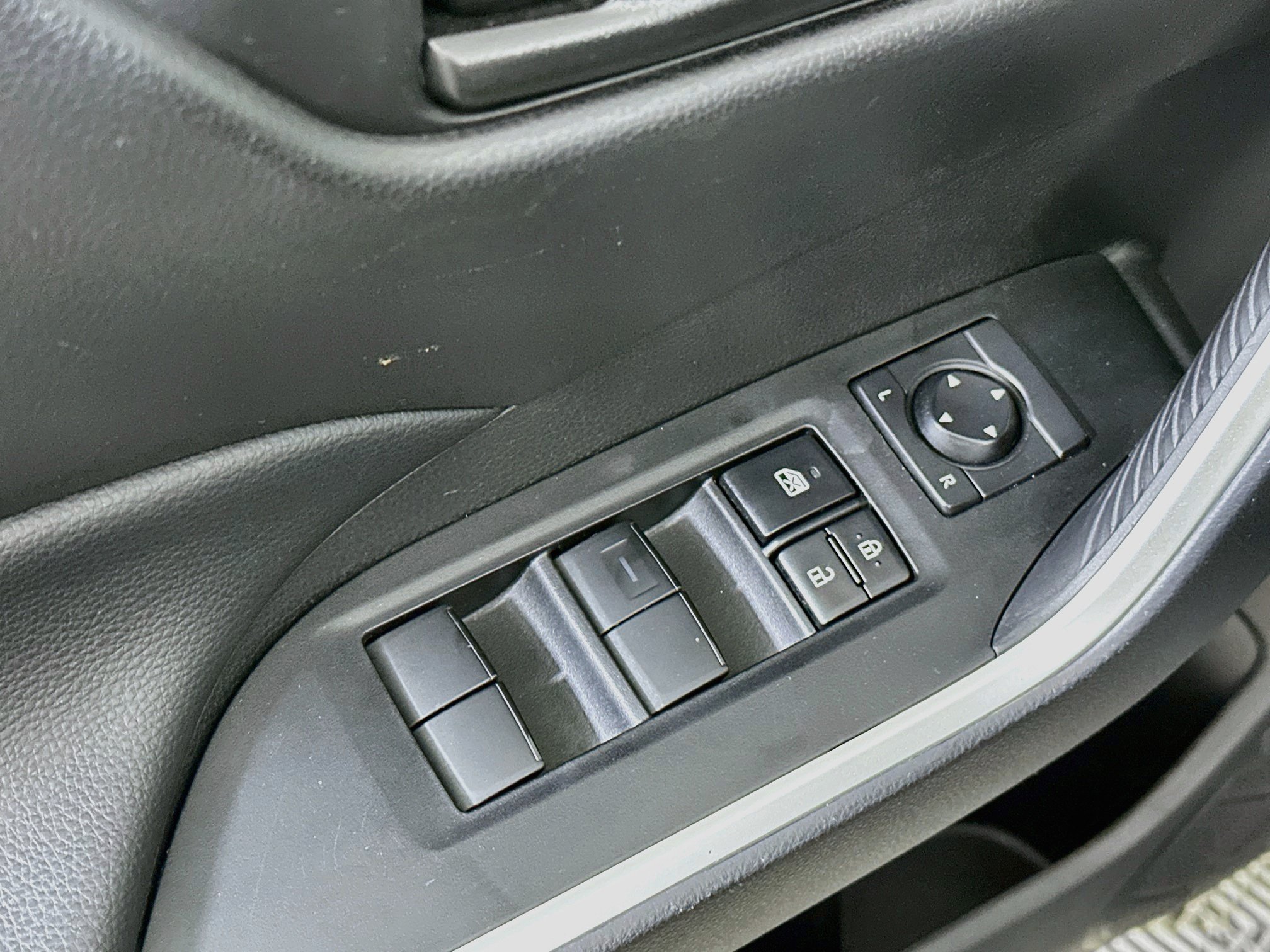 Used 2025 Toyota RAV4 LE FWD image 15