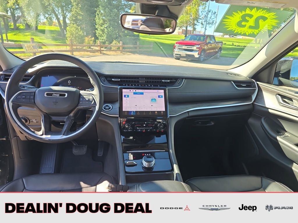 Used 2023 Jeep Grand Cherokee Limited image 13