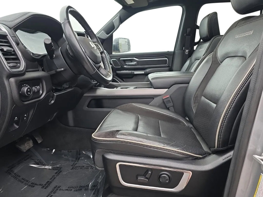 Used 2023 RAM 1500 Laramie AWD/4WD image 18