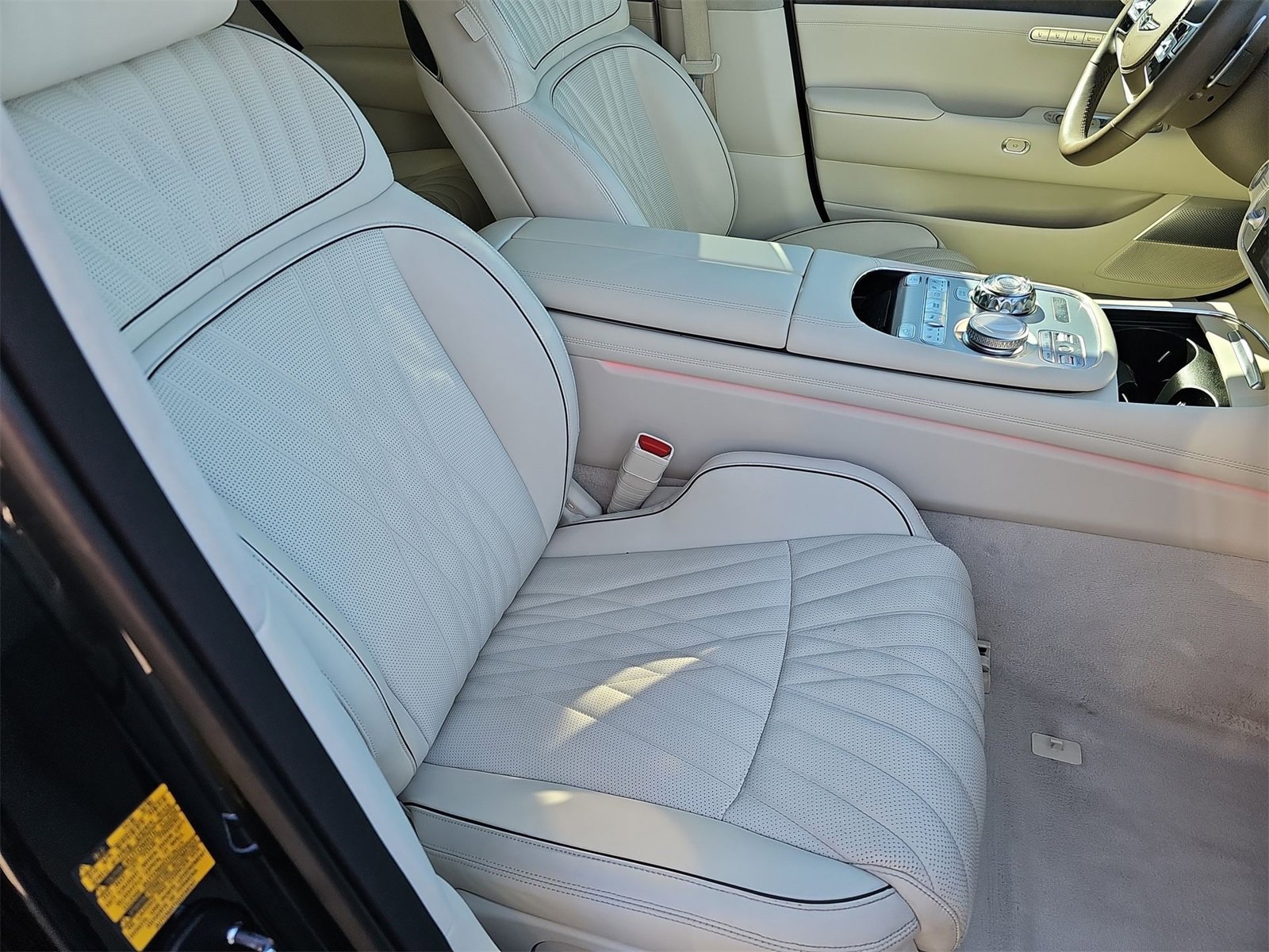 Certified 2023 Genesis G90 3.5T image 18