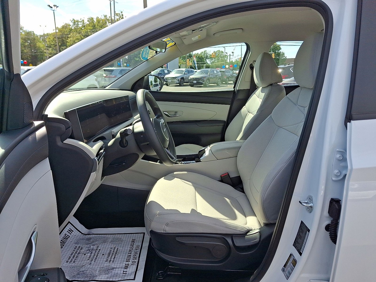 Used 2025 Hyundai Tucson SE image 17