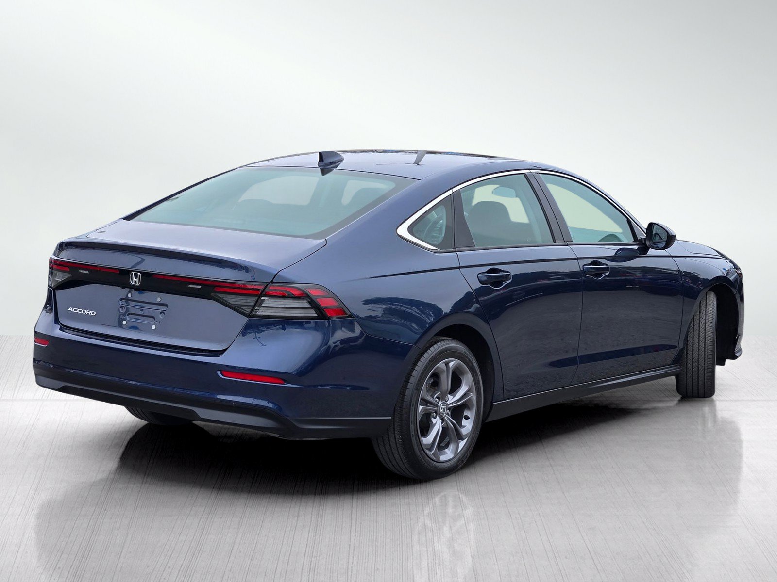 Used 2024 Honda Accord EX image 4