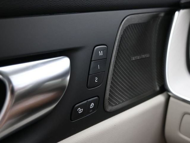 New 2026 Volvo XC60 T8 Ultra w/ Protection Package Premier image 30