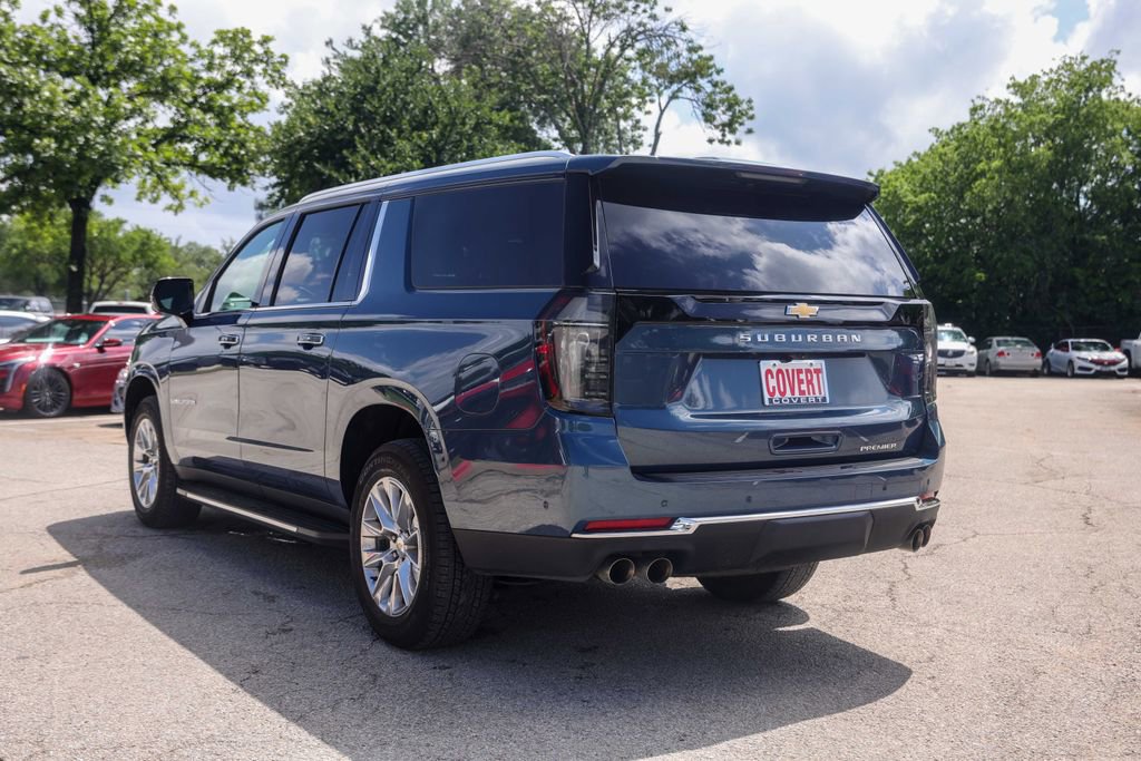 Used 2025 Chevrolet Suburban Premier w/ Sun And Tow Package AWD/4WD image 3