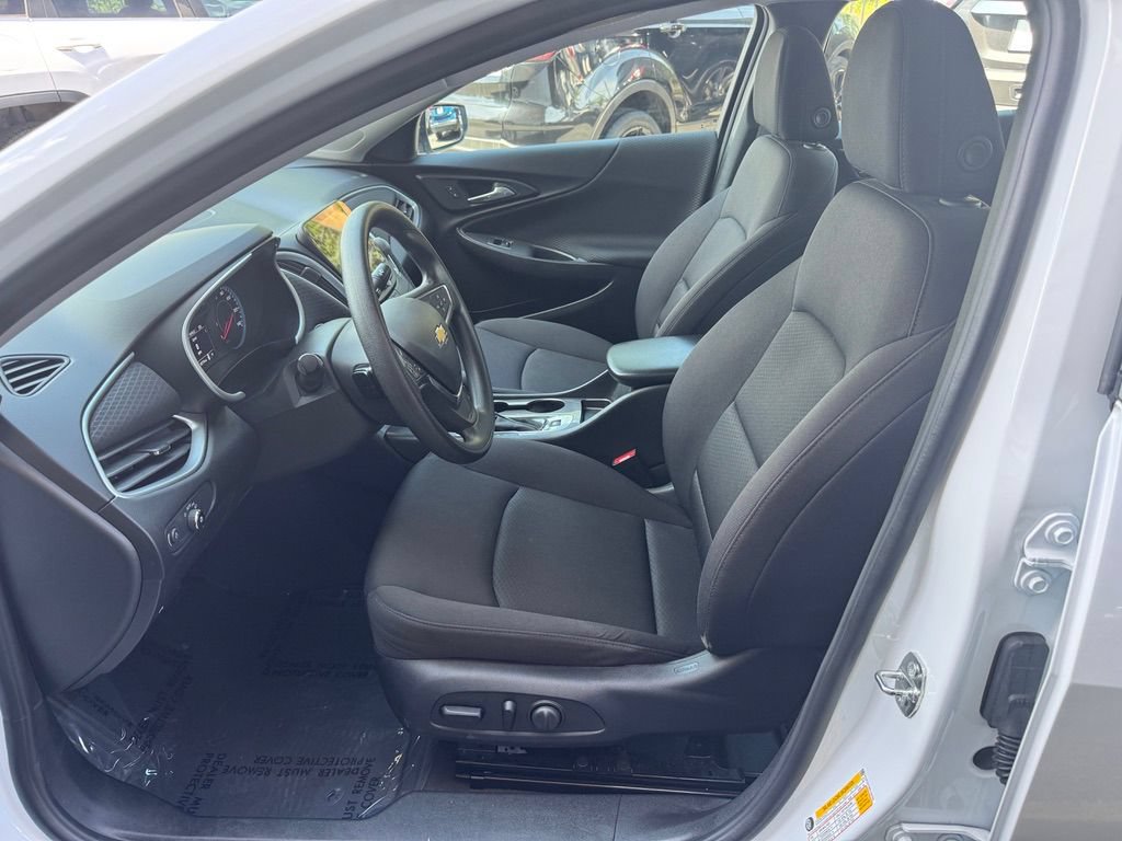 Used 2023 Chevrolet Malibu LS w/ Driver Confidence Package FWD image 9