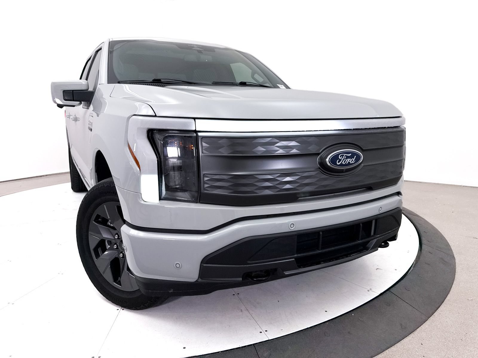 Used 2023 Ford F150 Lightning Lariat w/ Equipment Group 511A High AWD/4WD image 8