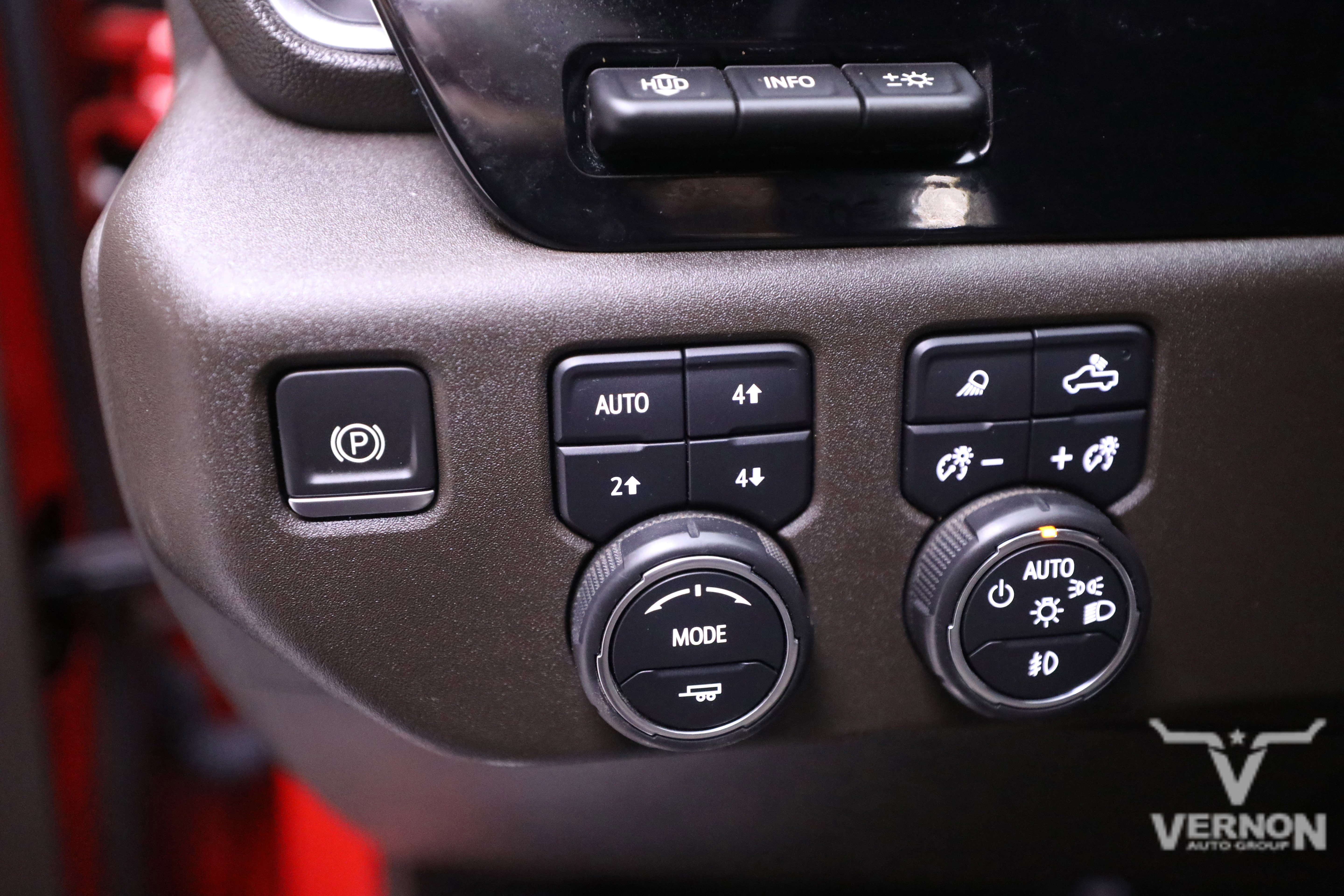 Used 2024 Chevrolet Silverado 3500 LTZ w/ LTZ Convenience Package image 17