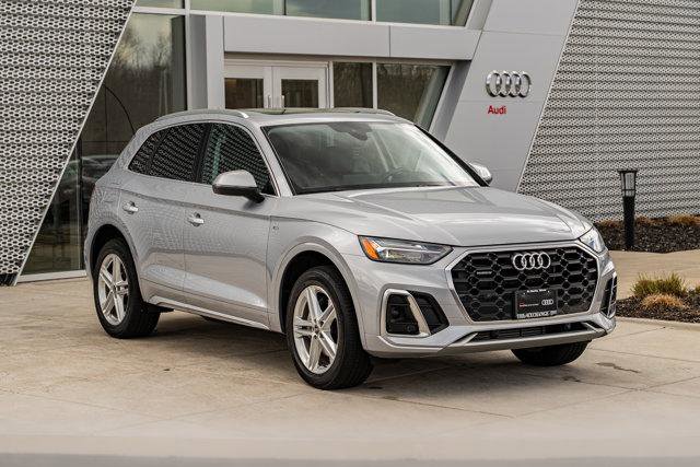 Certified 2023 Audi Q5 e Premium w/ Convenience Package image 2