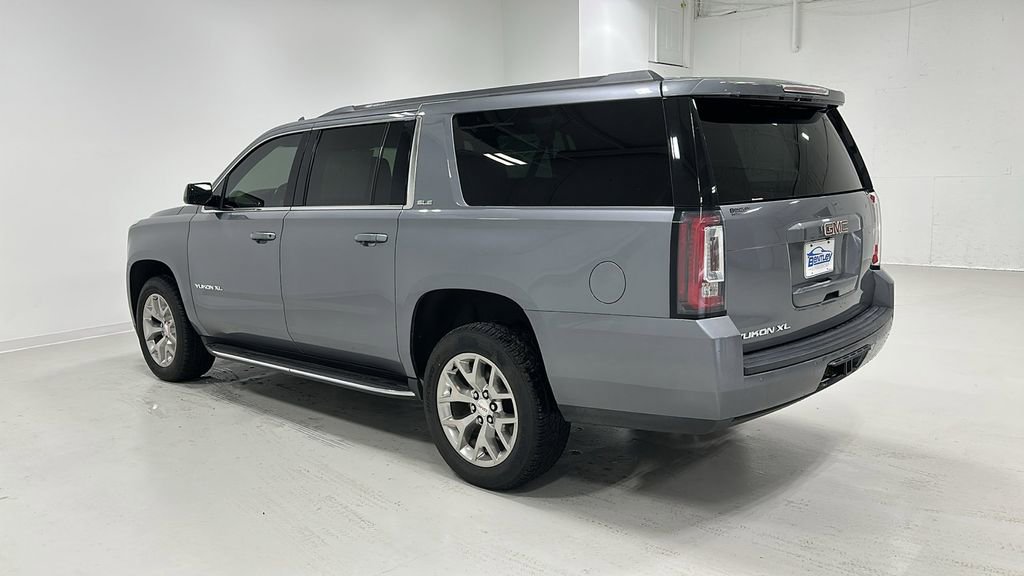 Used 2020 GMC Yukon XL SLE w/ SLE Value Package AWD/4WD image 3