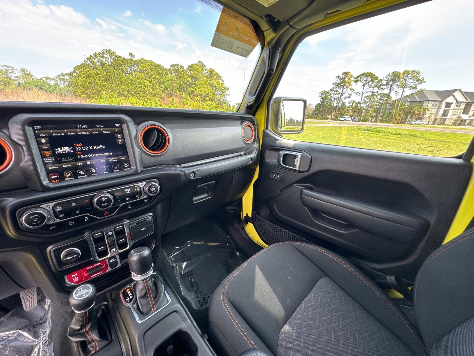 Certified 2023 Jeep Gladiator Mojave w/ Cold Weather Group image 27