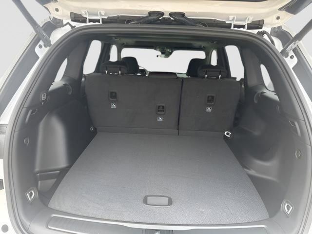 New 2025 Jeep Grand Cherokee Laredo w/ Luxury Tech Group I image 28