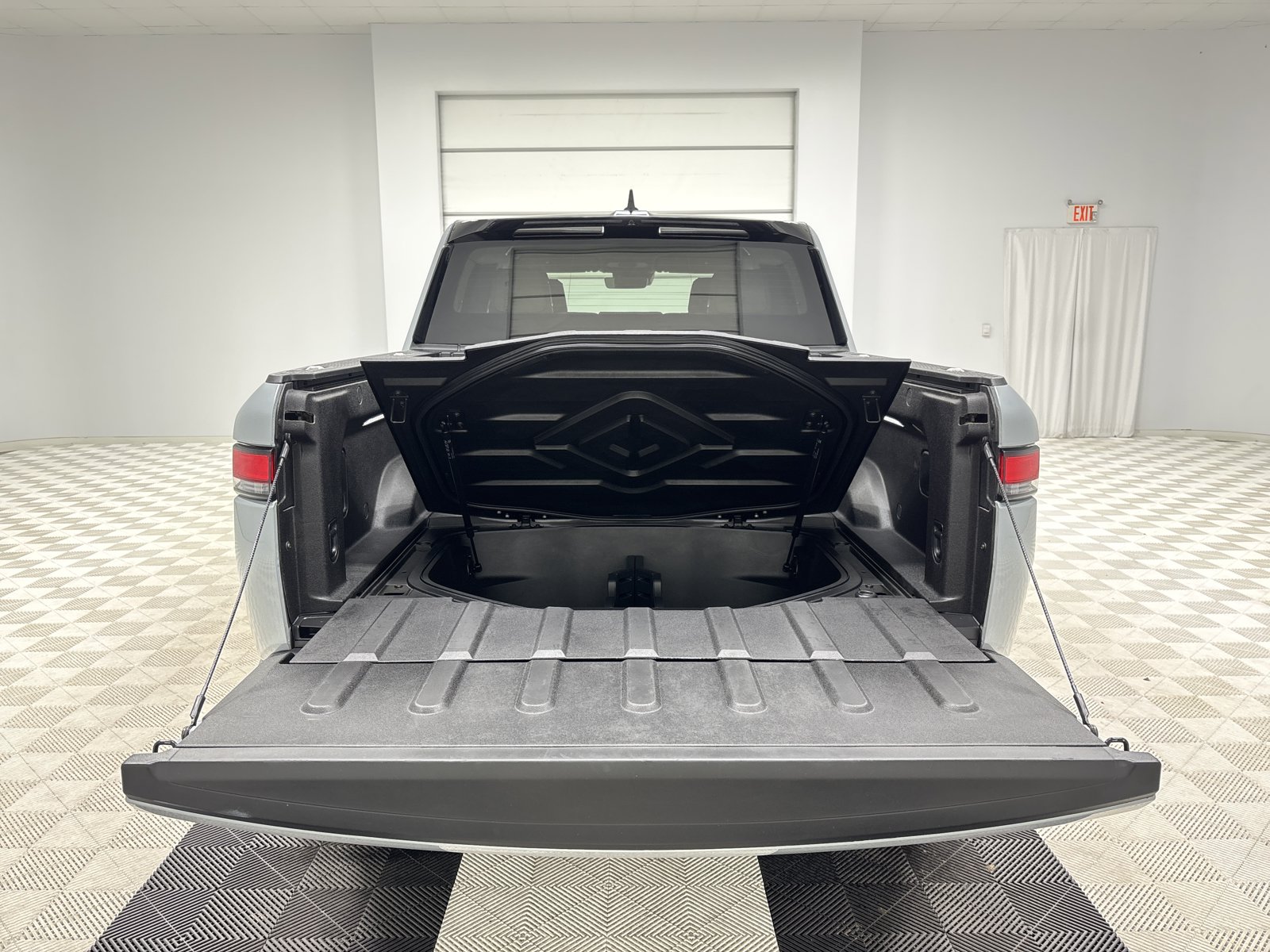 Used 2024 Rivian R1T Adventure AWD/4WD image 15