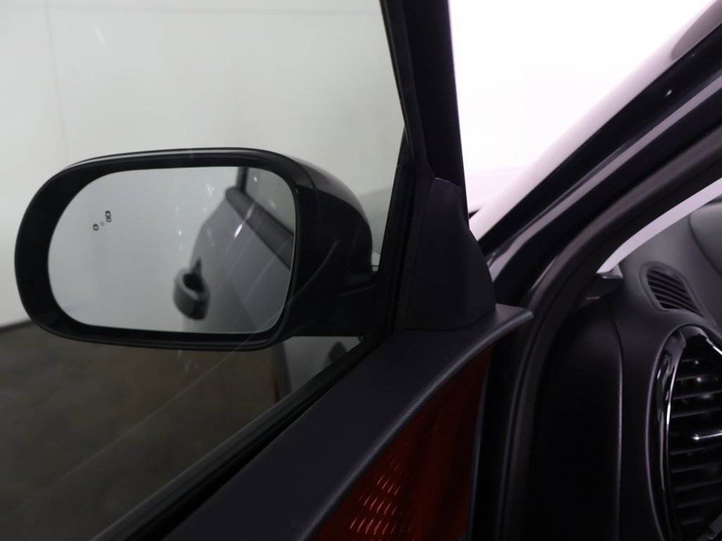 Used 2025 Kia Soul GT-Line image 34