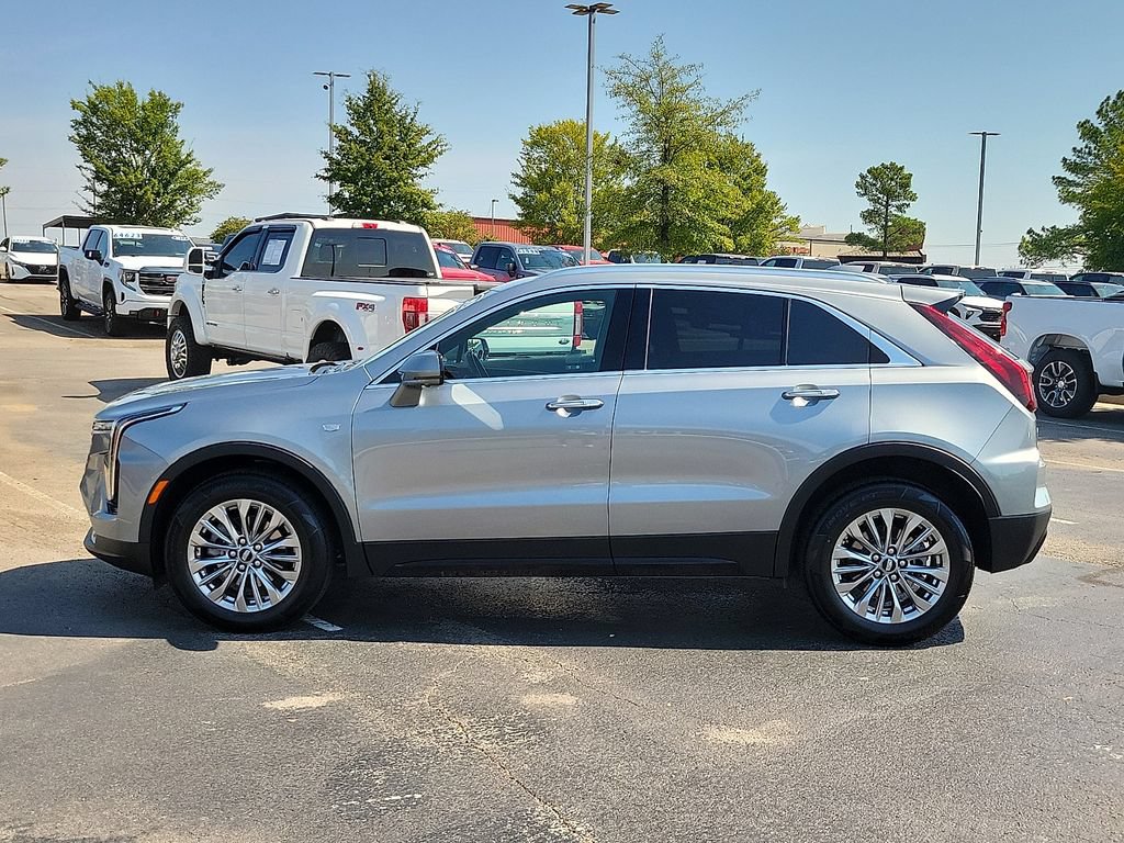 Used 2025 Cadillac XT4 Premium Luxury FWD image 3
